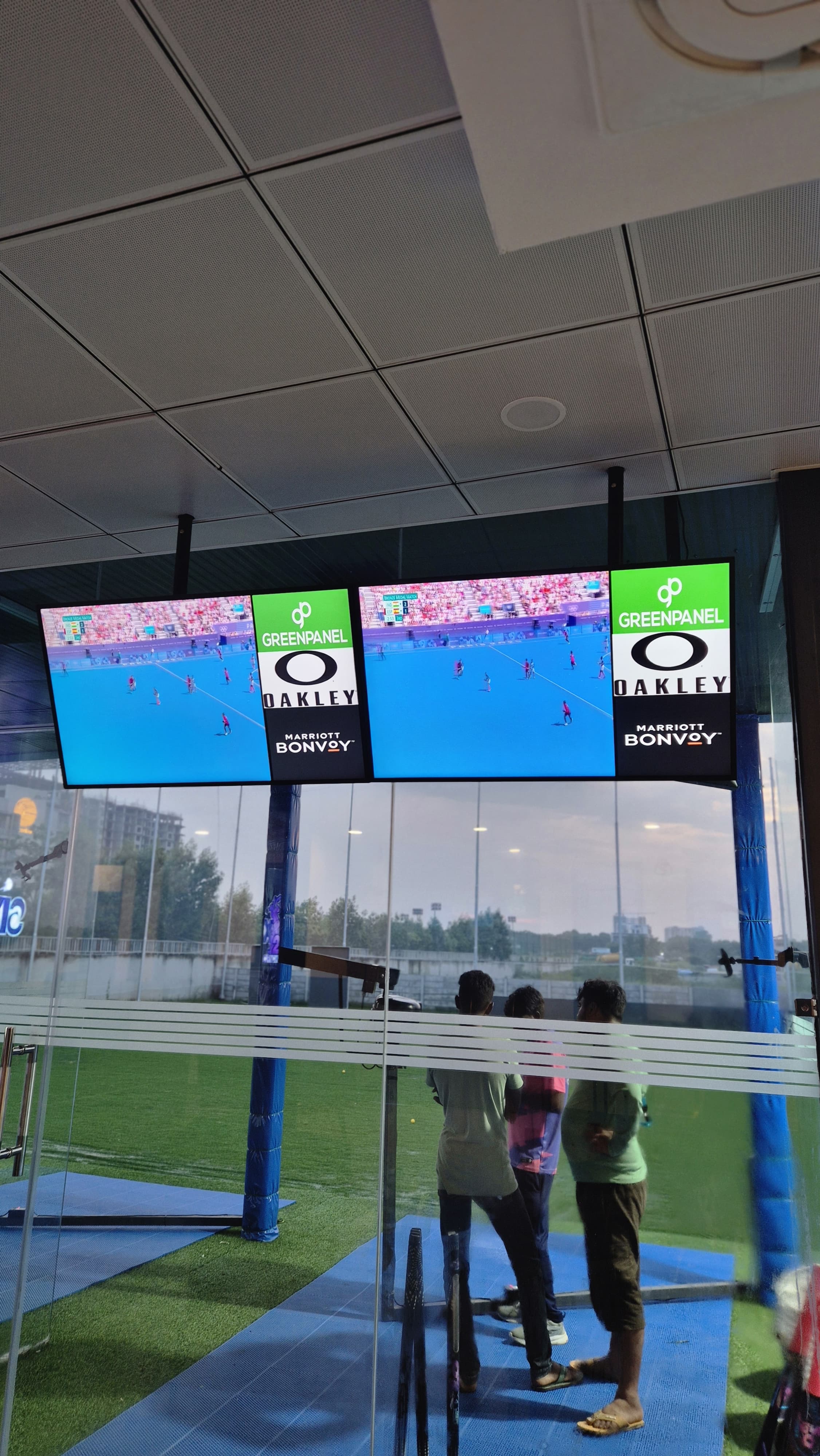 impulsando la marca de taco bell con las soluciones de señalización digital de wilyer en acción 4